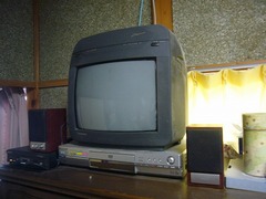 自宅で壁掛けテレビの設置の画像